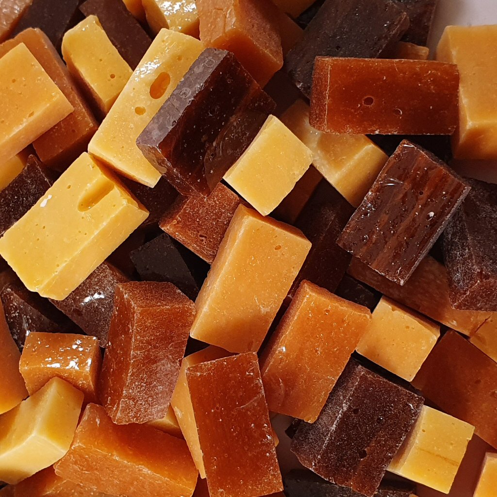 Yellowish beige to brown Mix