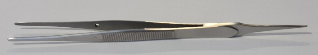 Tweezers with pointed end