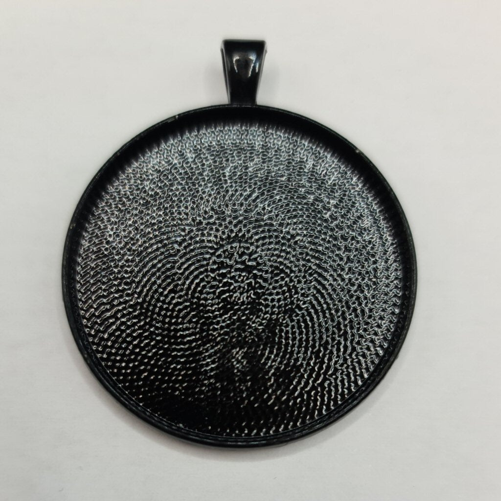 Black Pendant round 4cm