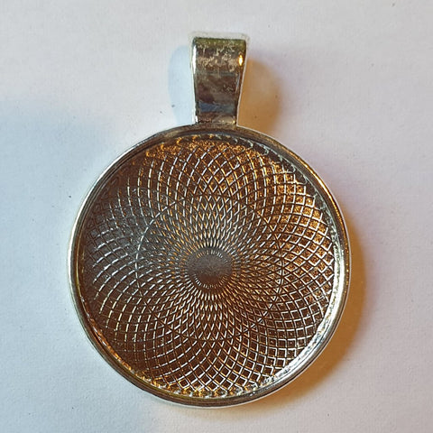 Silver plated pendant round 2.5cm