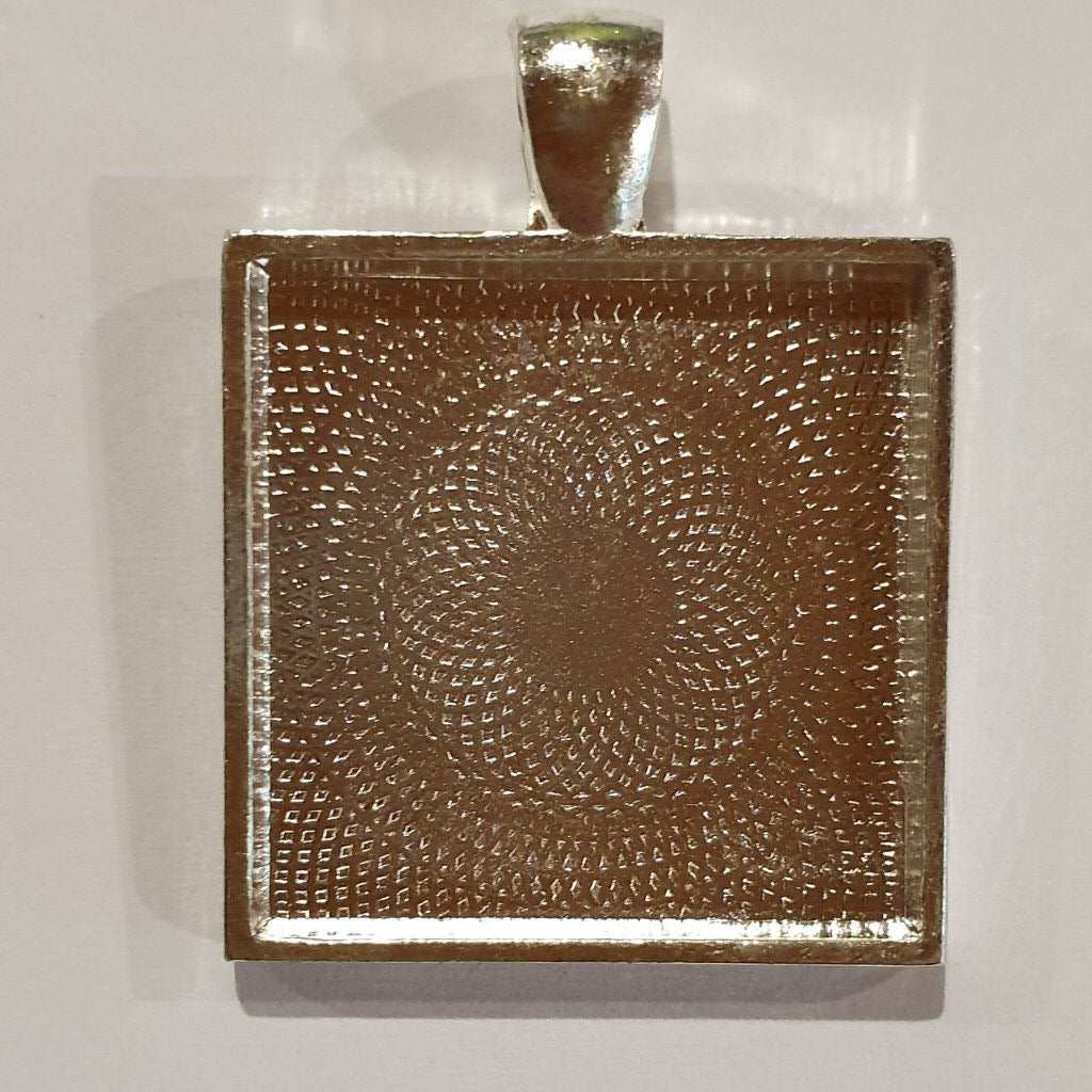 Silver plated pendant square 2.8cm